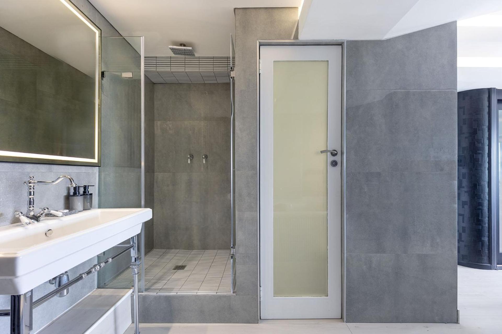 Clifton Yolo Spaces - Clifton Beachfront Executive Apartment Cape Town Exterior photo